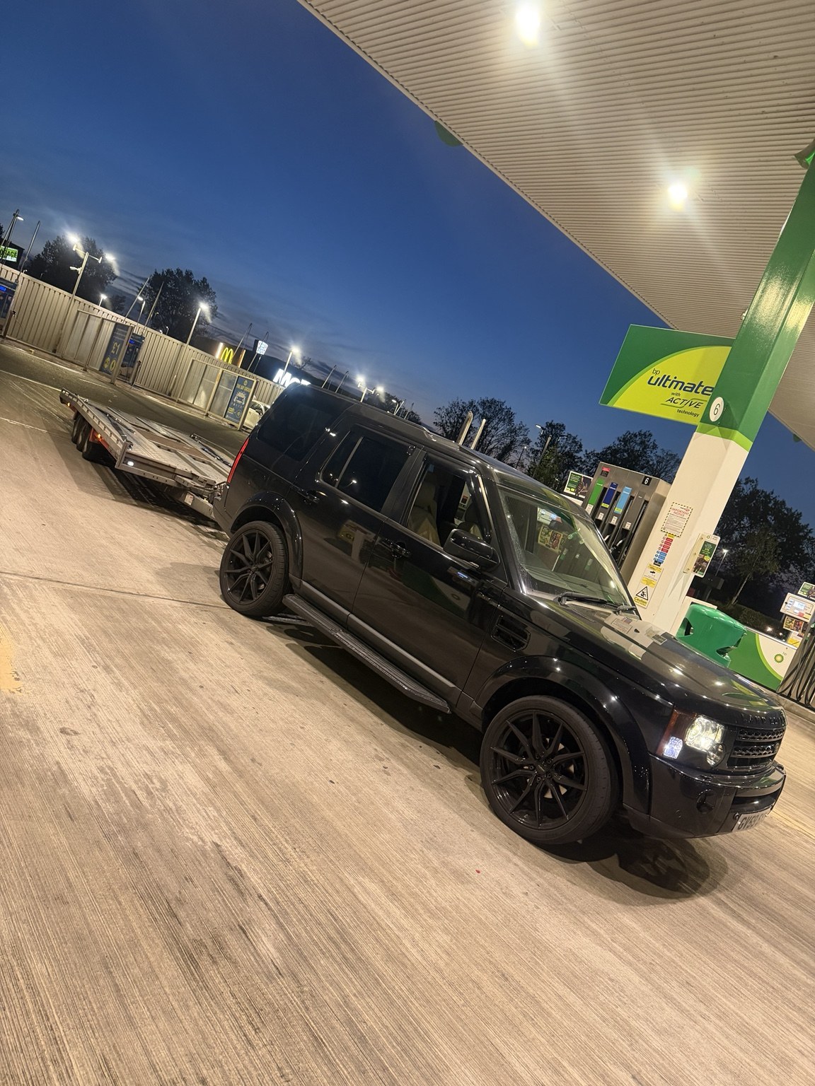 LP Recovery towing vehicle and trailer